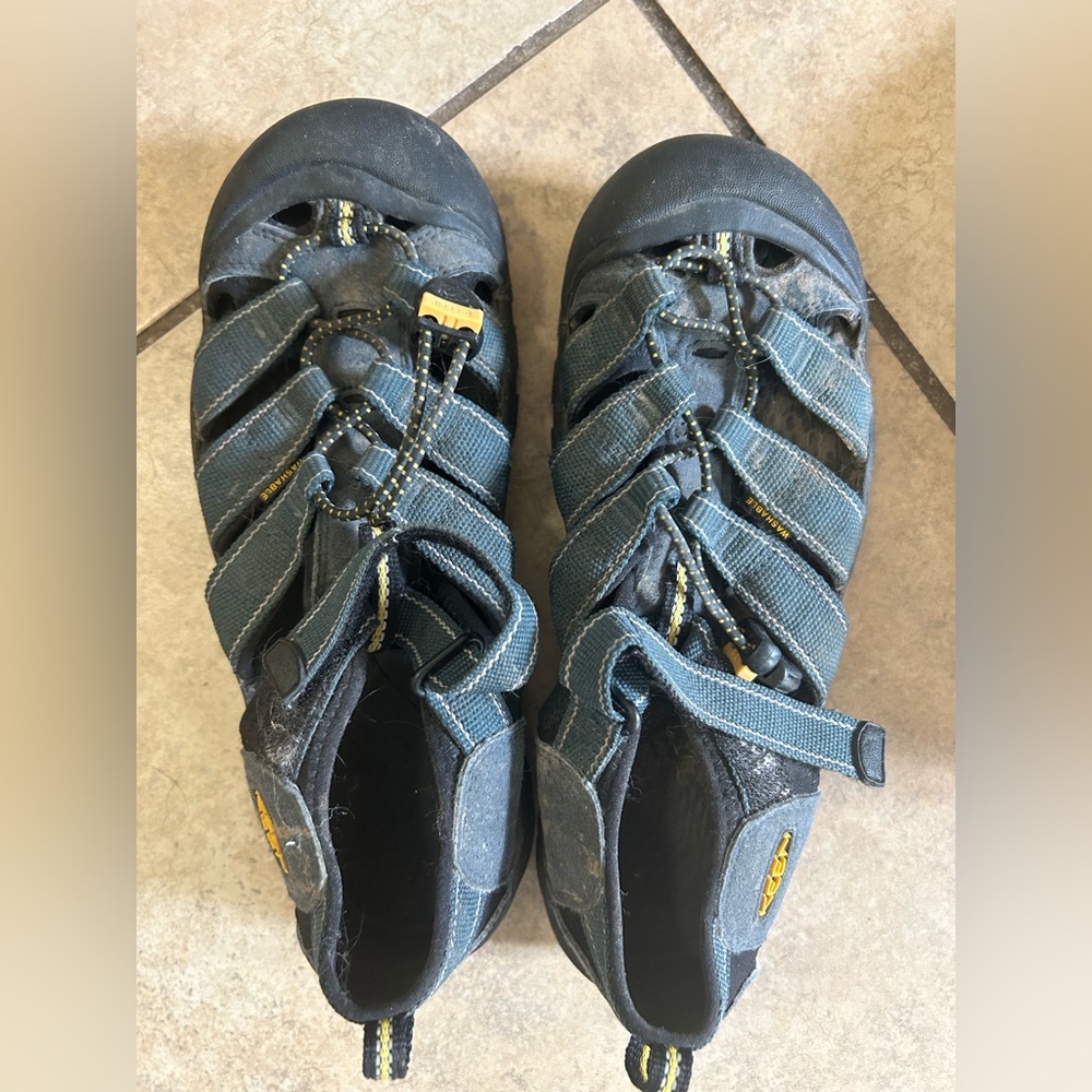 Keen Boys Blue Sandals - like new